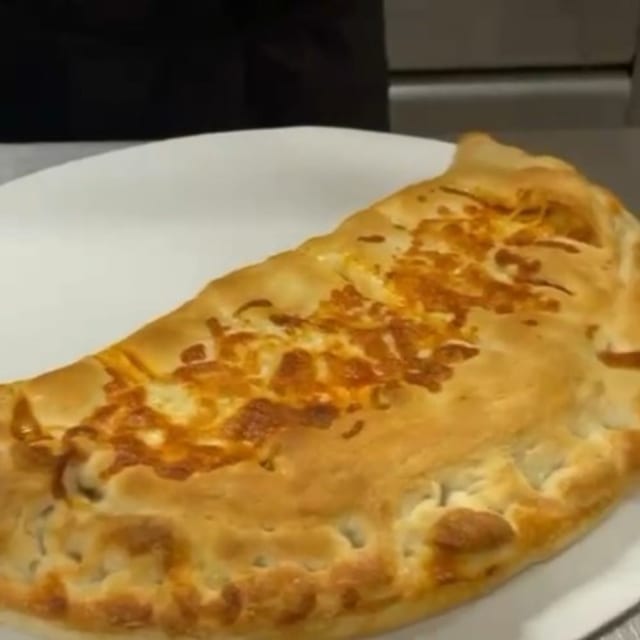 Calzones Small.