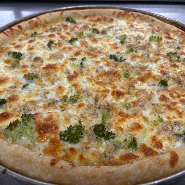 Chicken Broccoli Alfredo Pizza Large.